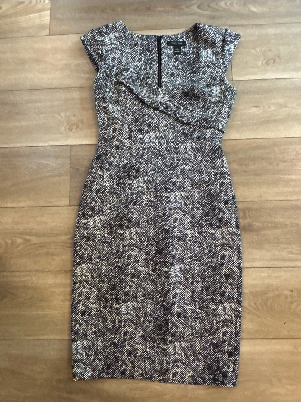 White House Black Market Black White Sheath Dress Size 6